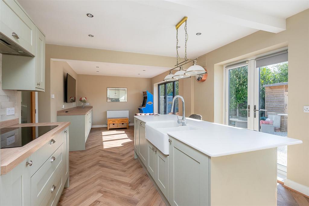 Kitchen/dining/living
