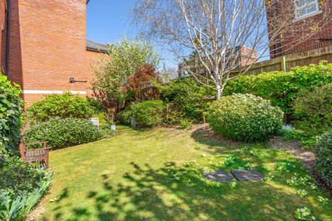 undefined, London Road, Gloucestershire GL1