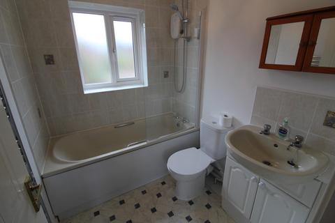 2 bedroom house to rent, Britannia Walk, Market Harborough