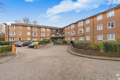 1 bedroom retirement property for sale, Farm Close, Staines-upon-Thames, TW18