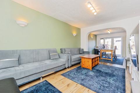 17 Queensway, Manchester, M19 1QP