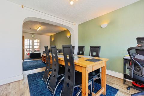 17 Queensway, Manchester, M19 1QP