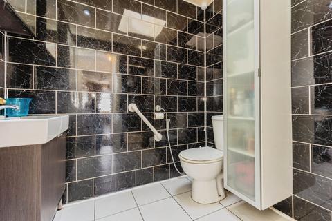 17 Queensway, Manchester, M19 1QP
