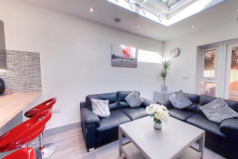 6 bedroom house to rent, Teignmouth Road, Birmingham B29