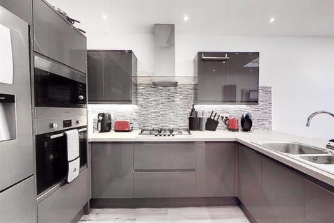 6 bedroom house to rent, Teignmouth Road, Birmingham B29