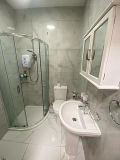 Studio to rent, Haunch Lane, Birmingham B13