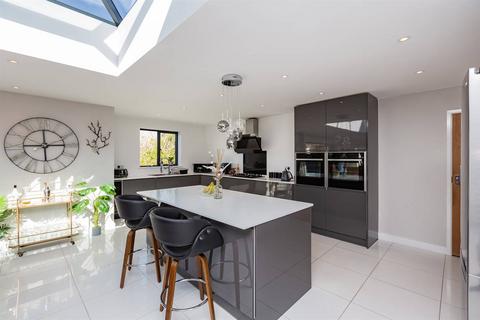 4 bedroom detached bungalow for sale, Edmanson Avenue, Westbrook, Margate