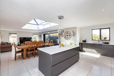 4 bedroom detached bungalow for sale, Edmanson Avenue, Westbrook, Margate