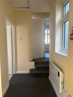 1 bedroom apartment to rent, north street , romford RM1