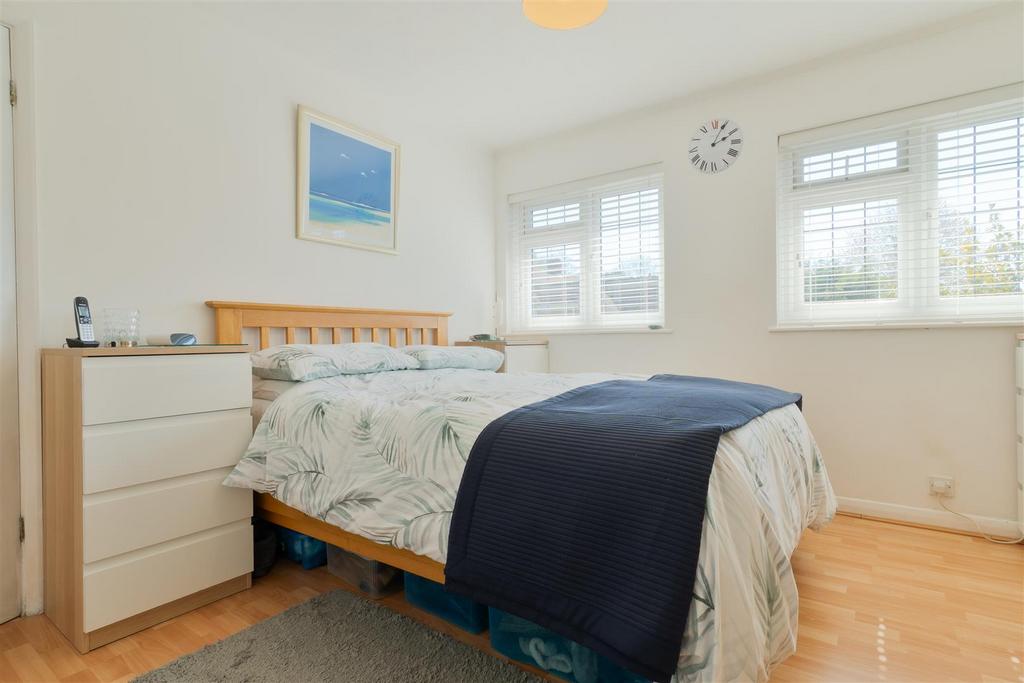 Bedroom 1.jpg