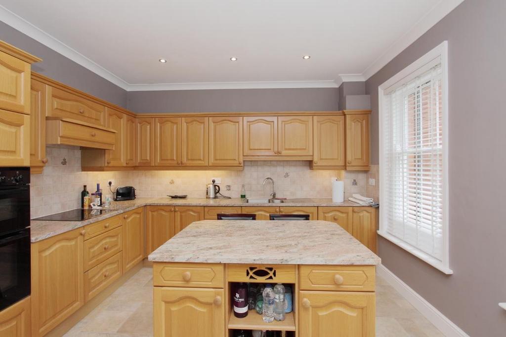 Flat 4 hazlemere house ph15.JPG