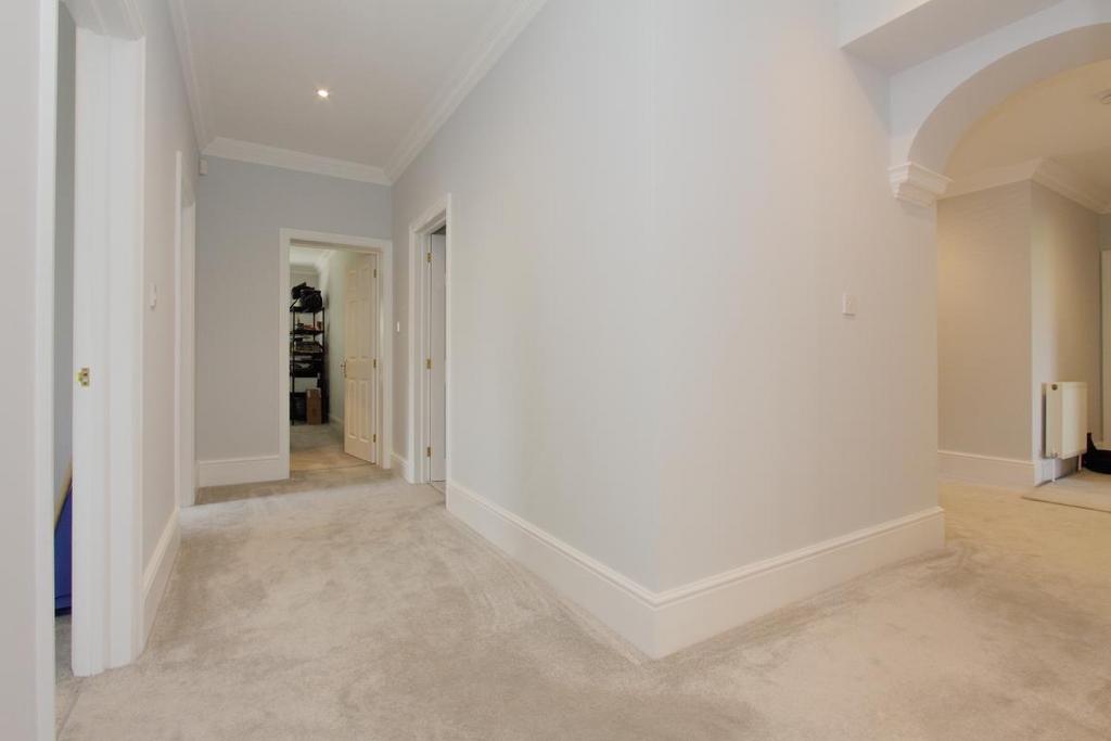 Flat 4 hazlemere house ph7.JPG