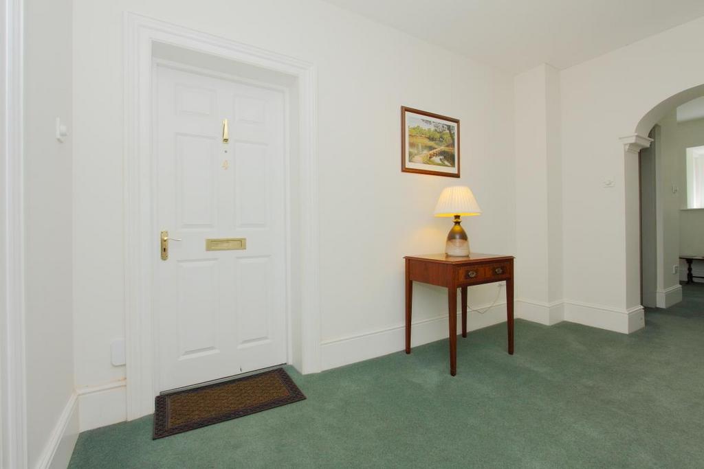 Flat 4 hazlemere house ph19.JPG