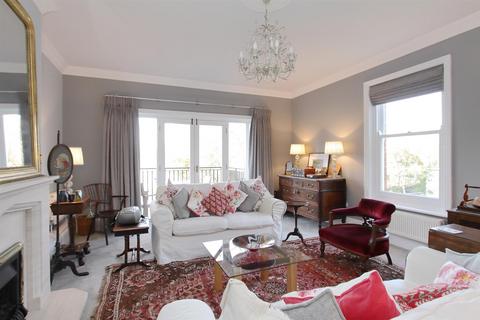 2 bedroom flat to rent, 74 Harnham Road, Salisbury