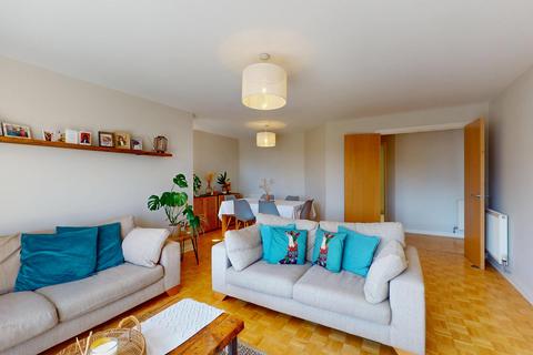 3 bedroom apartment for sale, Carisbrooke Road, Queens House, Time Square, West Park, Leeds, West Yorkshire