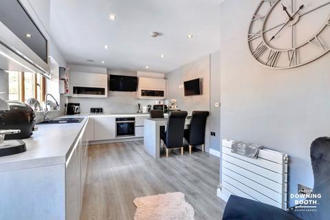 undefined, Uttoxeter Road, Rugeley WS15