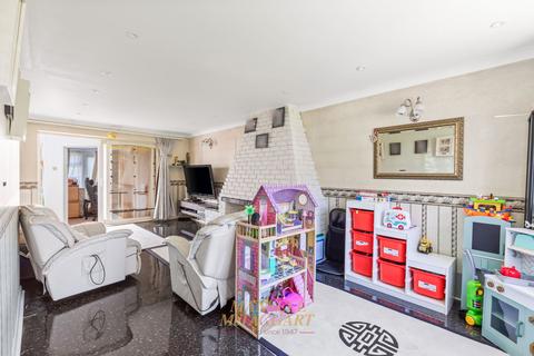 6 bedroom detached house for sale, Grace Road, Crawley RH11