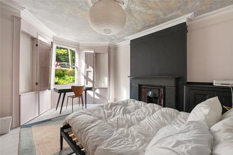 4 bedroom terraced house to rent, Sigdon Road, London, E8