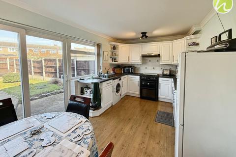 143 Branksome Avenue, Stanford-le-hope, SS17 8BY