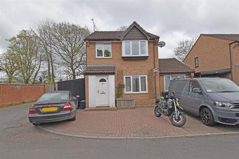 3 bedroom detached house to rent, Beech Close, Willand, Cullompton