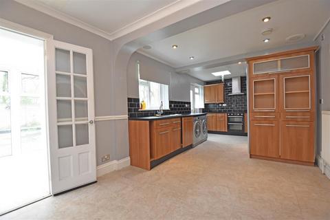 3 bedroom detached house to rent, Beech Close, Willand, Cullompton