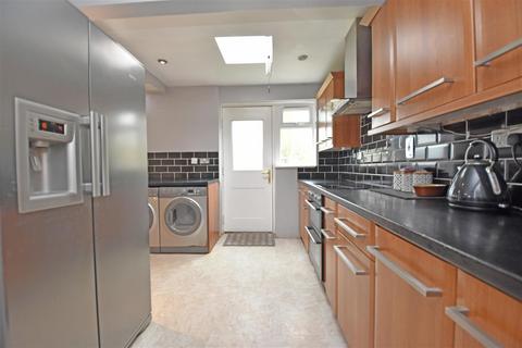 3 bedroom detached house to rent, Beech Close, Willand, Cullompton