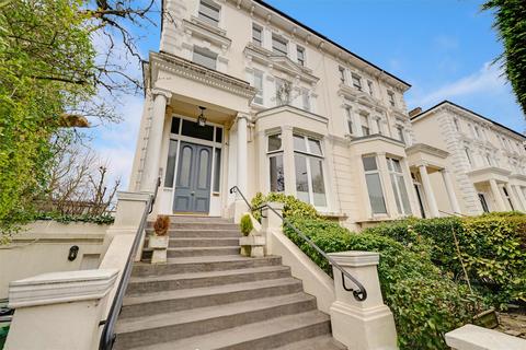 1 bedroom flat for sale, Belsize Park, London, NW3