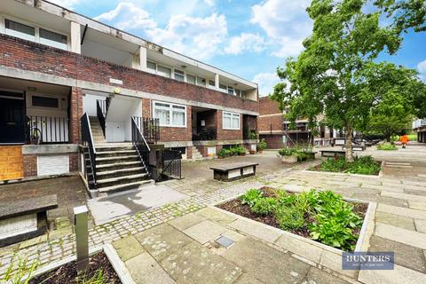 3 bedroom flat to rent, Broxwood Way, London, NW8