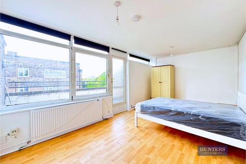 3 bedroom flat to rent, Broxwood Way, London, NW8