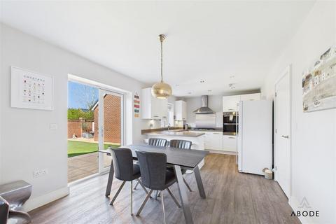 43 Arnfield Drive, Hilton, Derby, DE65 5AA