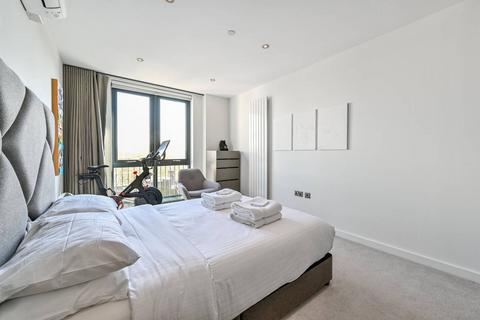 2 bedroom flat for sale, Centric Close, Camden Town, London, NW1