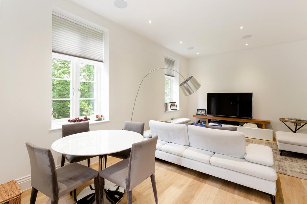 Sitting/Dining Room
