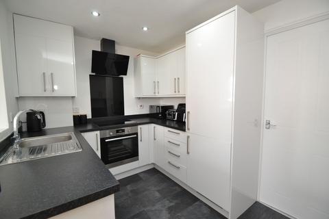 12 Longroyd, Thackley, Bradford, BD10 8WD