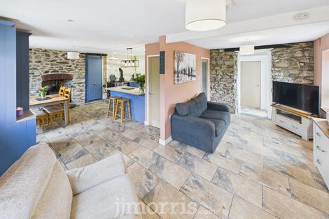 4 bedroom property with land for sale, Rhydlewis