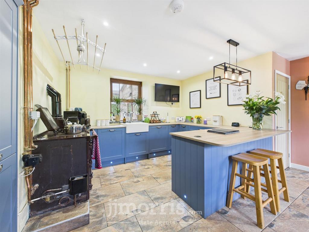 Kitchen/Dining