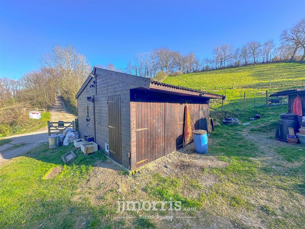 Double Garage/Stabling