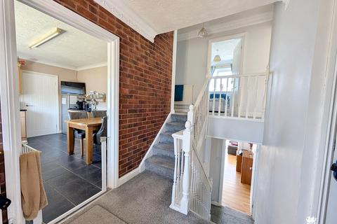 4 bedroom detached house for sale, Cwmffrwd, Carmarthen