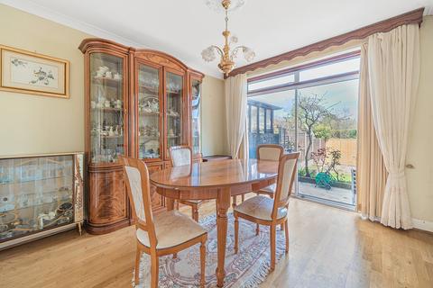 14 Cobham Road, Fetcham, Leatherhead, KT22 9AW
