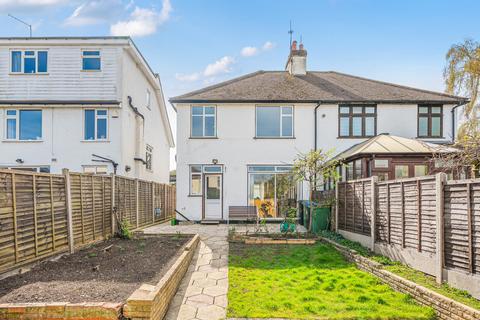 14 Cobham Road, Fetcham, Leatherhead, KT22 9AW
