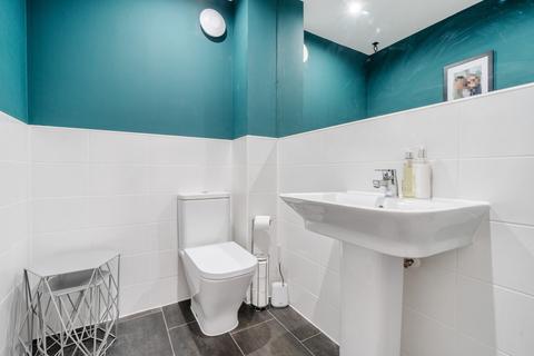 46 Vale Road, Bishops Cleeve, Cheltenham, GL52 8ER