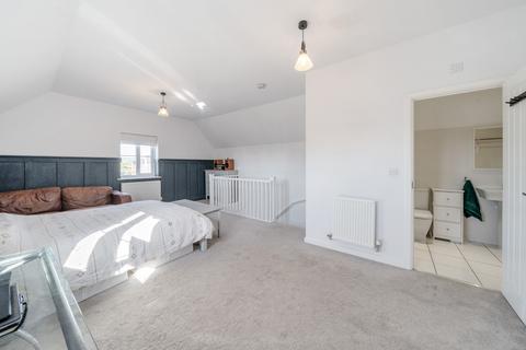 46 Vale Road, Bishops Cleeve, Cheltenham, GL52 8ER