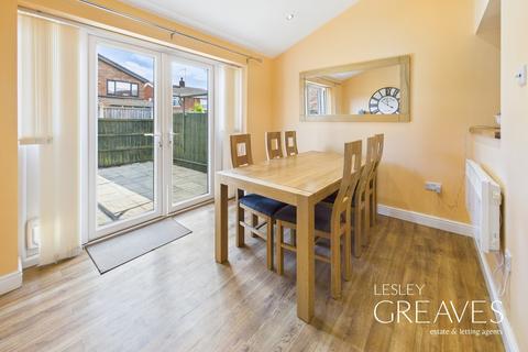 2 bedroom townhouse for sale, Radcliffe Gardens, Carlton, Nottingham