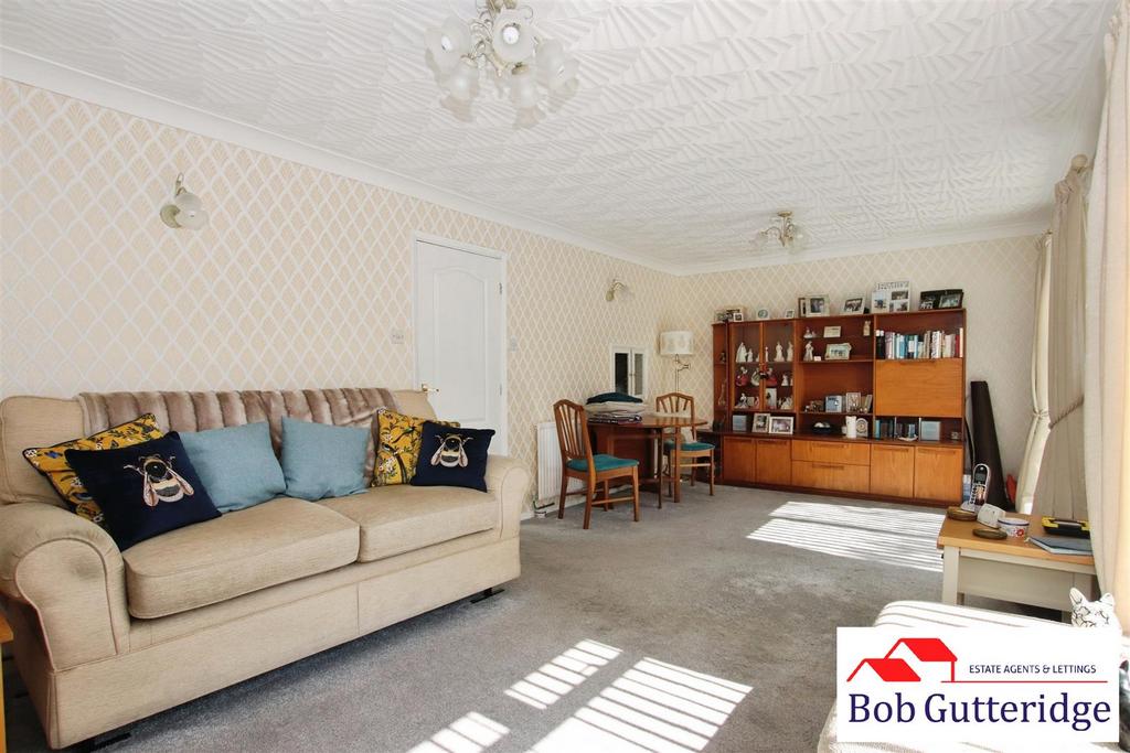Full width lounge/dining room