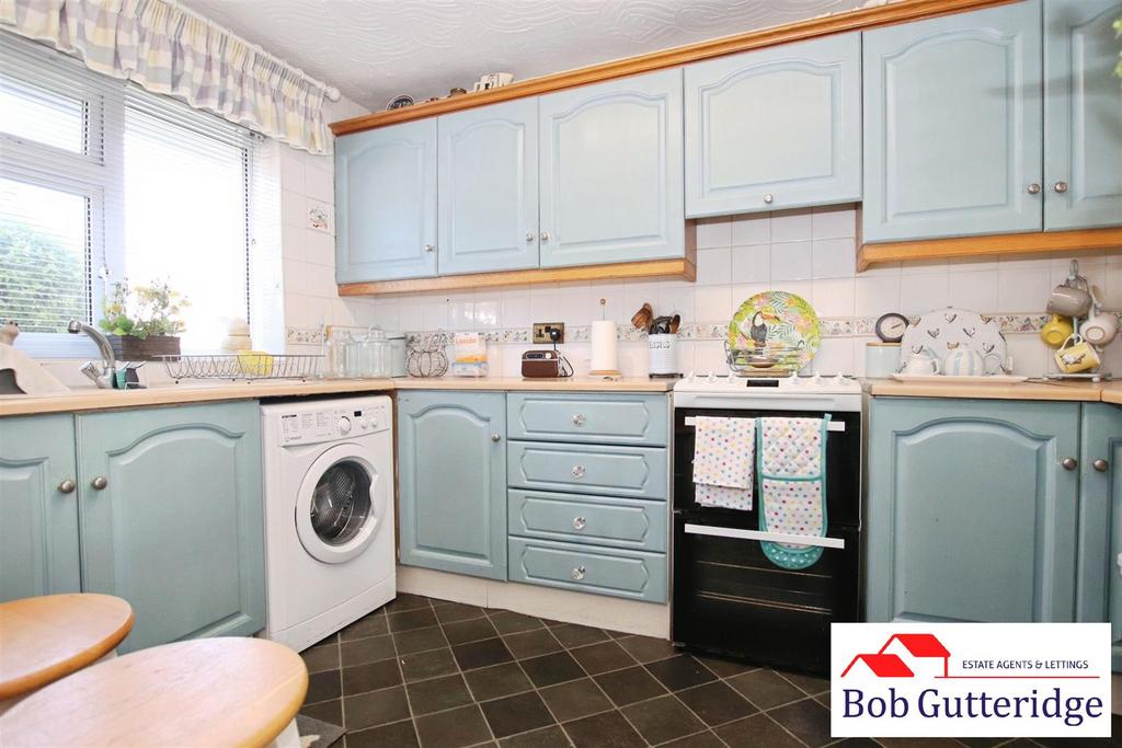 Fitted kitchen