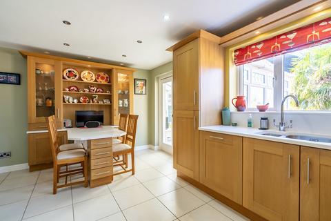 94 Broadmanor, Pocklington, York, YO42 2GB
