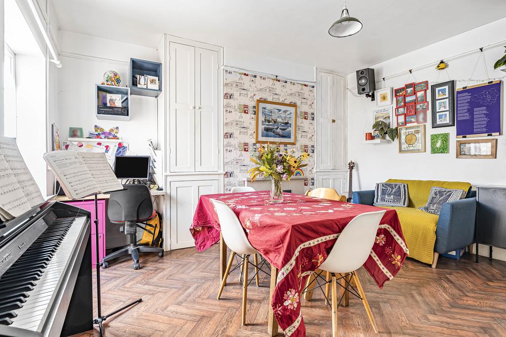 Dining room (2)