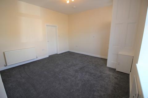 3 bedroom terraced house to rent, Lambgates, Glossop SK13