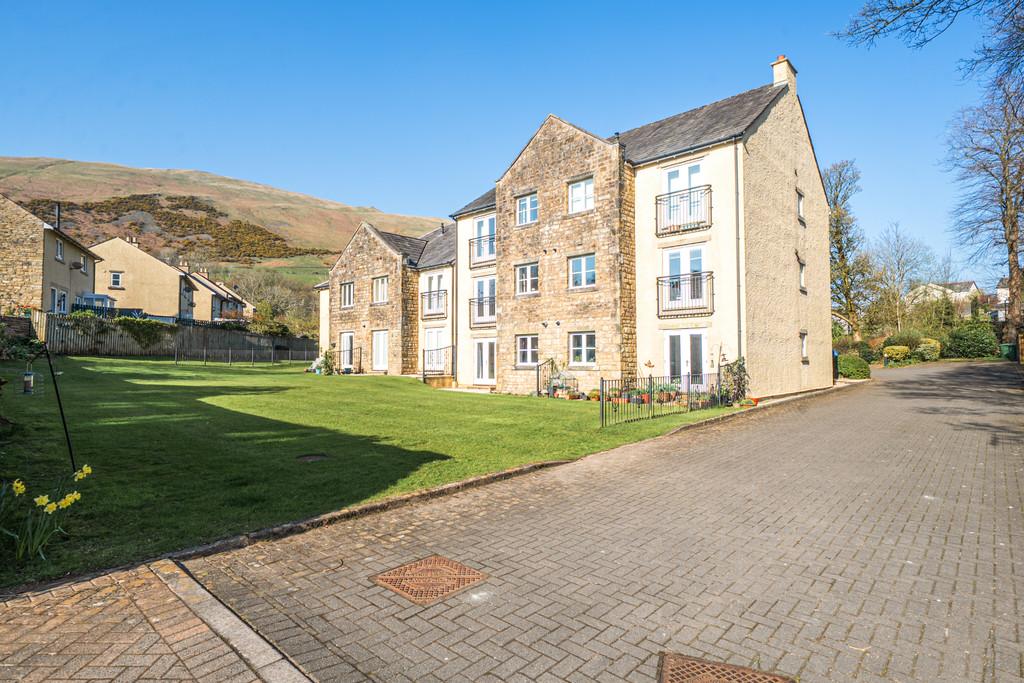 Maple Close