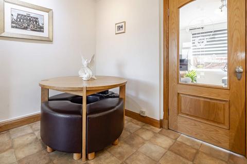 33 Avondale Crescent, Armadale, Bathgate, EH48 3HL