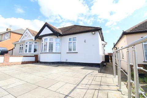 2 bedroom semi-detached bungalow to rent, Ascot Gardens, Hornchurch RM12